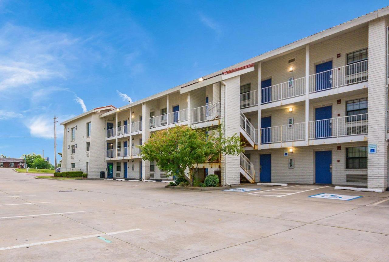 Econo Lodge Del City Exterior foto