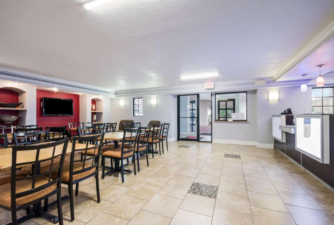 Econo Lodge Del City Exterior foto