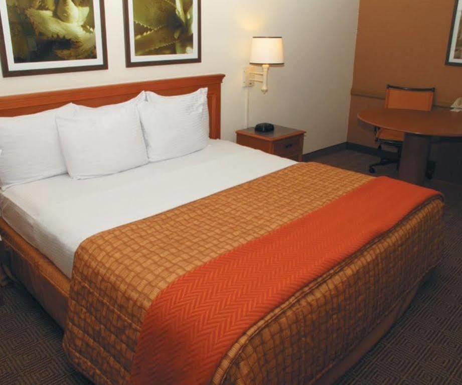 Econo Lodge Del City Exterior foto