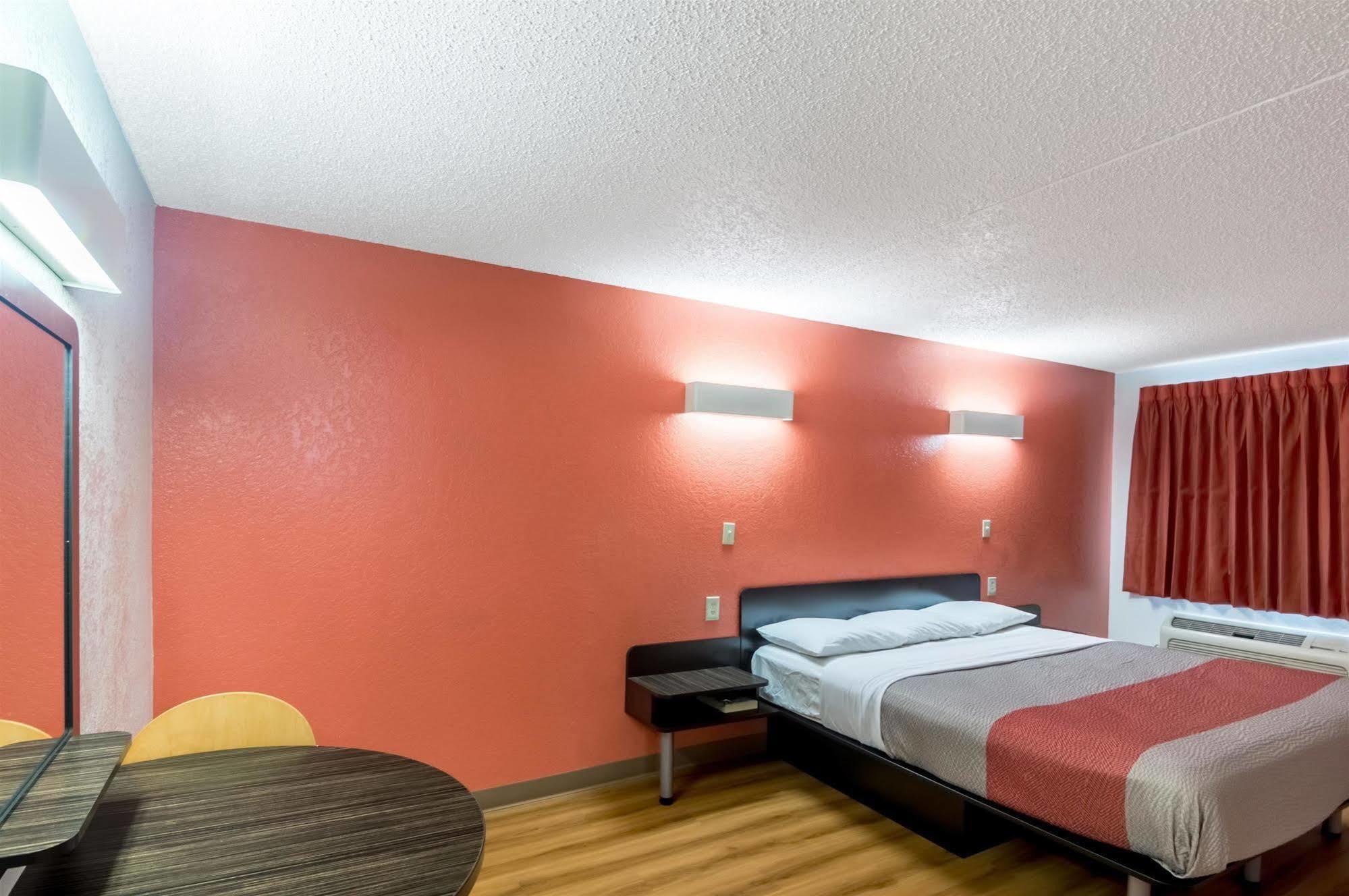 Econo Lodge Del City Exterior foto